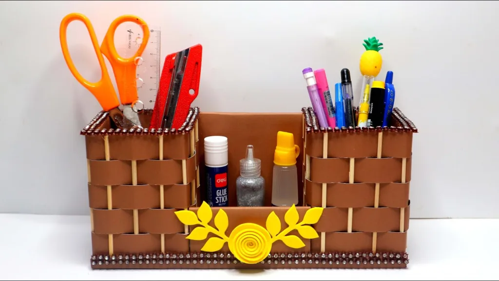 Tempat Pensil dari Kardus